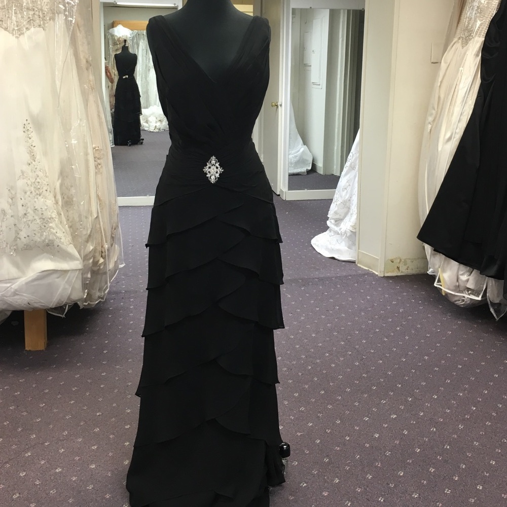 Black Mothers Gown View 2